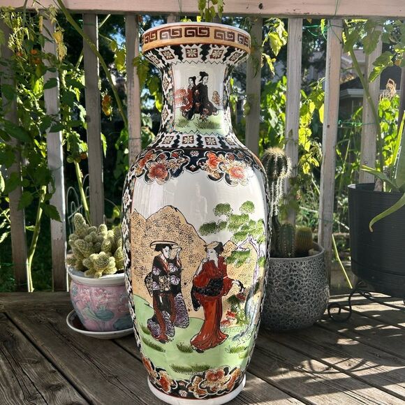 Vintage 25.5" Large Chinese Vase Geishas Hand Painted Porcelain Tall Chinoiserie - Picture 4 of 16